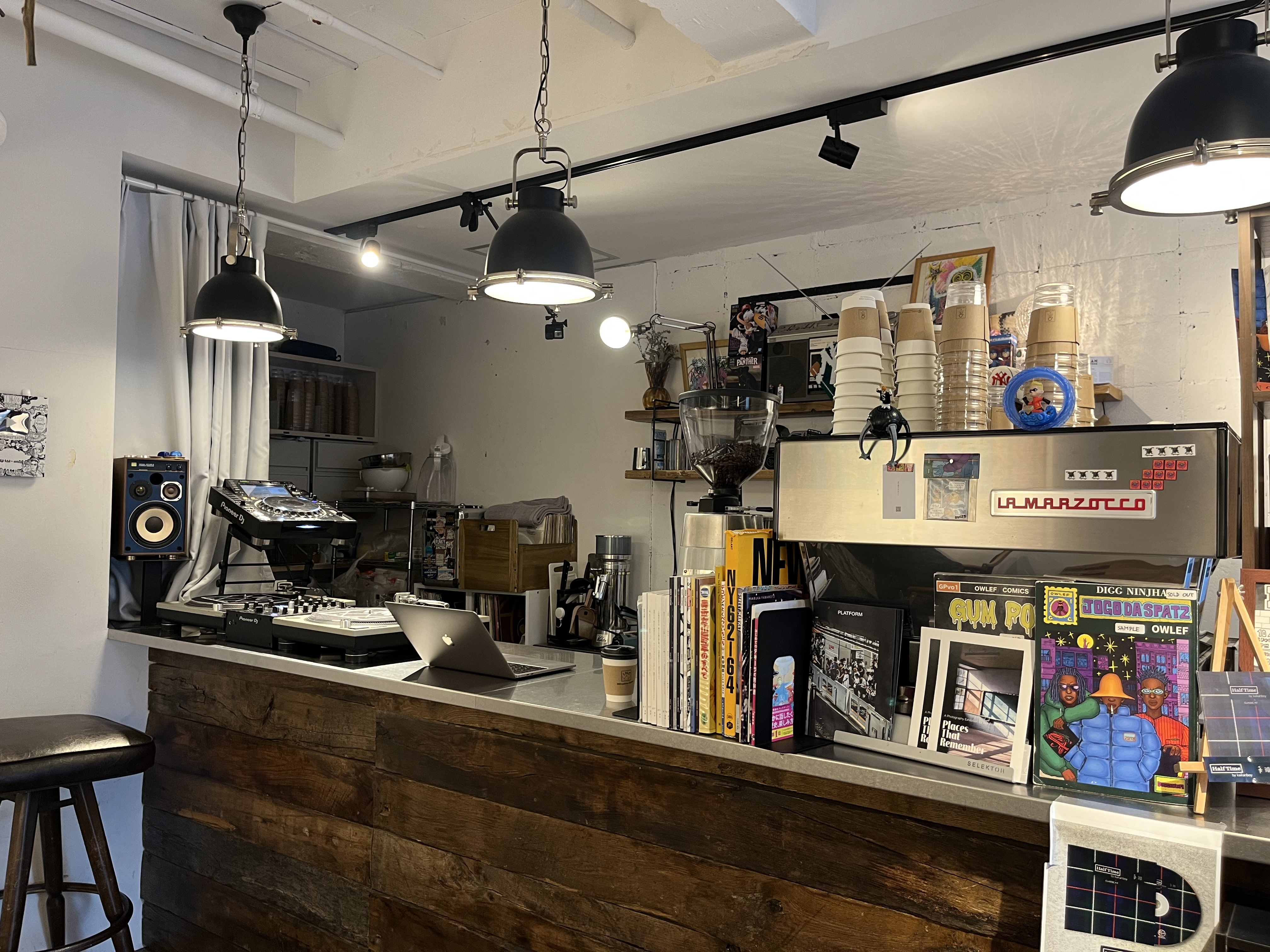 Incredible coffee 店内